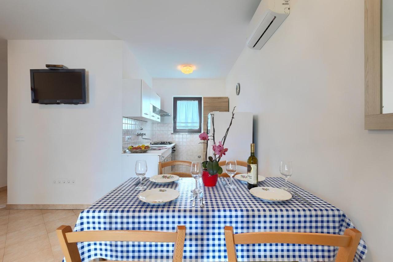 Apartmani Martina Porec Bagian luar foto