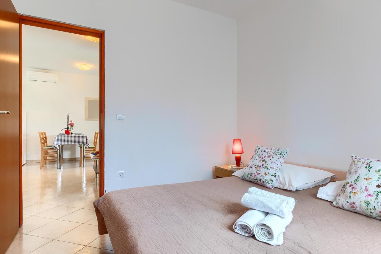 Apartmani Martina Porec Bagian luar foto