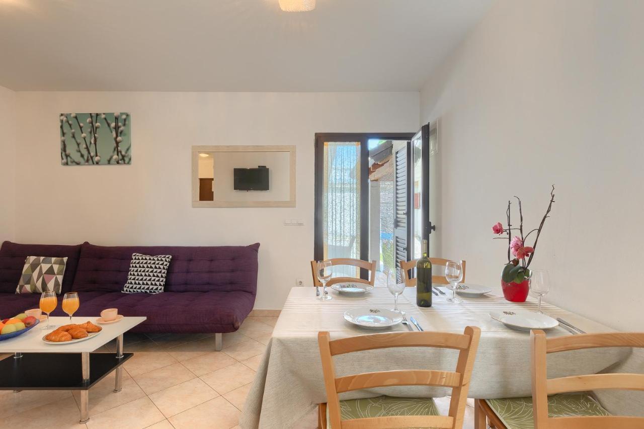 Apartmani Martina Porec Bagian luar foto