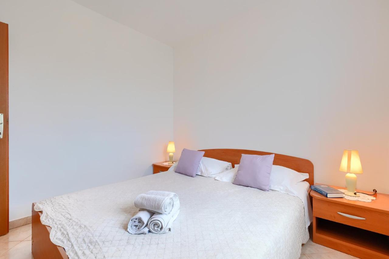 Apartmani Martina Porec Bagian luar foto