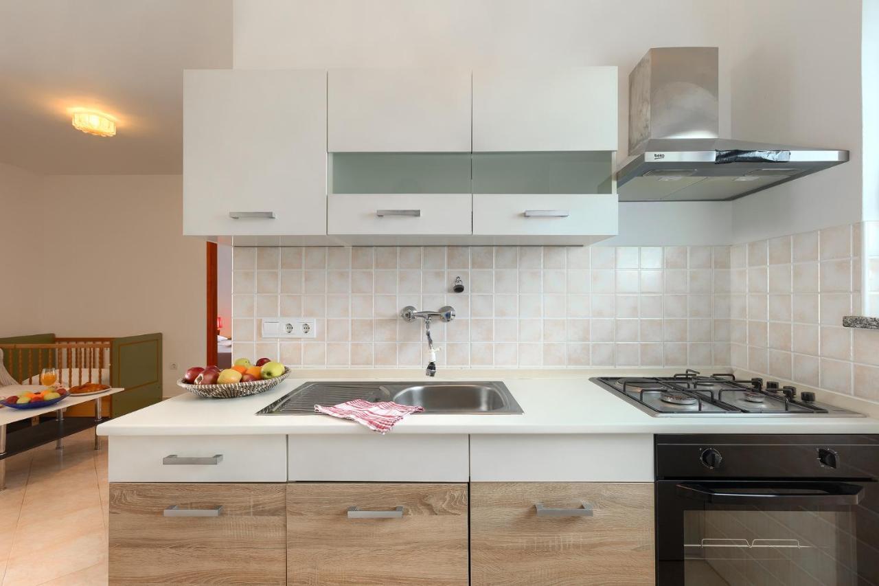 Apartmani Martina Porec Bagian luar foto