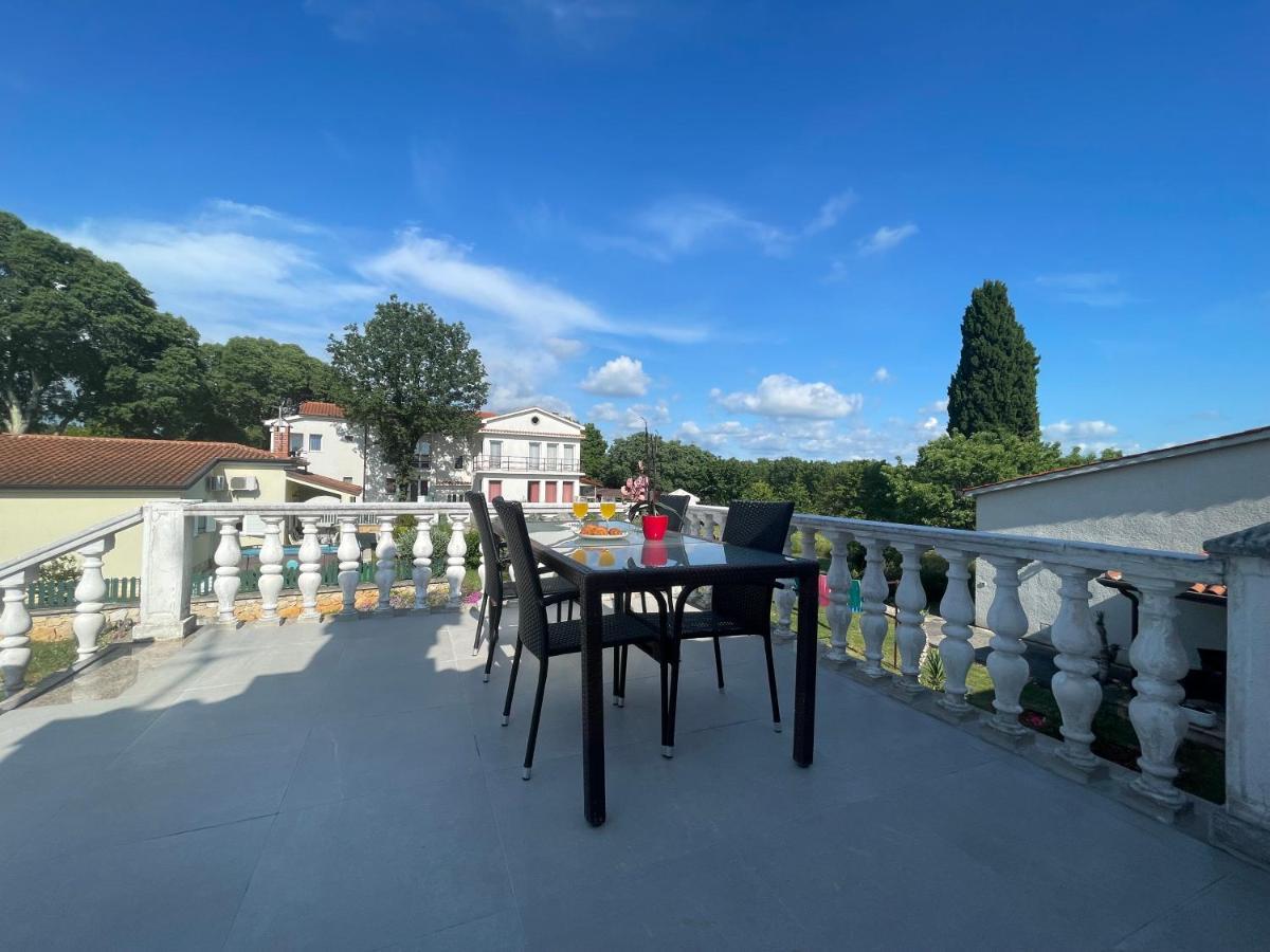 Apartmani Martina Porec Bagian luar foto